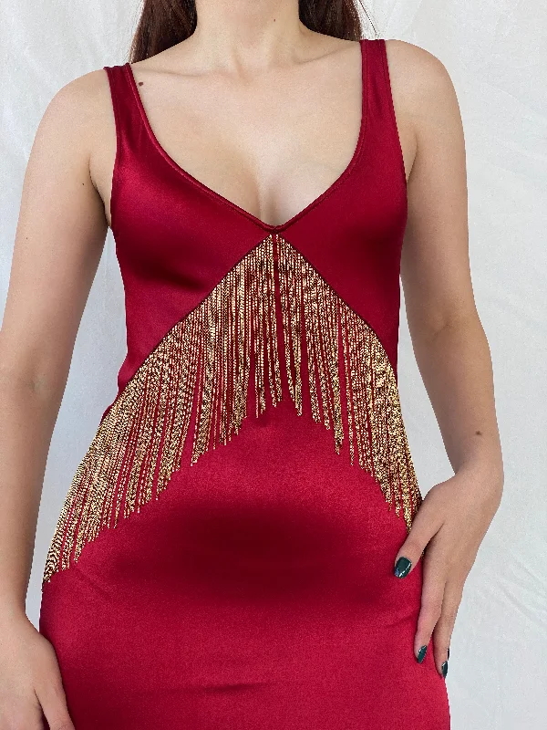 Absolutely Beautiful Ranjana Khan Burgundy Silk Gold Metal Fringe Sleeveless V-Neck Gown - S Chic unclassified dresses Absolutely Beautiful Ranjana Khan Burgundy Silk Gold Metal Fringe Sleeveless V-Neck Gown - S Chic unclassified dresses